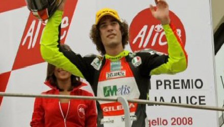 Il campione Marco Simoncelli sfida i fan a Mario Kart Wii