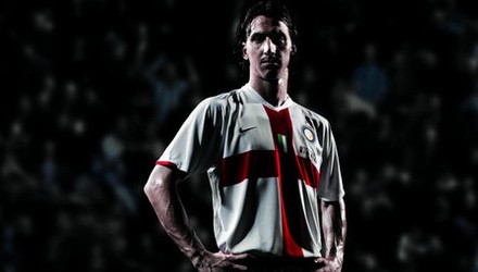 La maglia del centenario dell'Inter su PES 2009