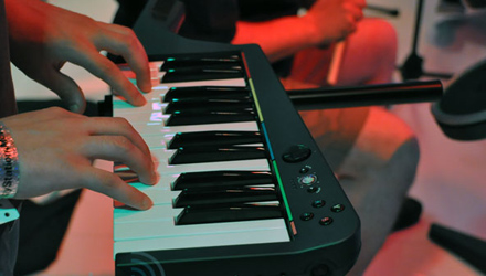 E3 2010: svelato il funzionamento della tastiera in Rock Band 3