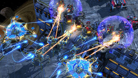 Blizzard fa causa agli sviluppatori di hack e cheat per StarCraft II