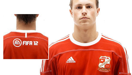 FIFA 12 sponsor dello Swindon Town, squadra allenata da Paolo Di Canio