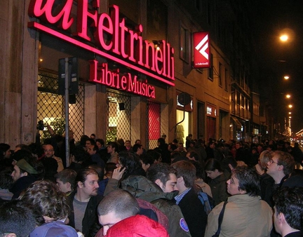 Il lancio del Wii alla Feltrinelli di Milano