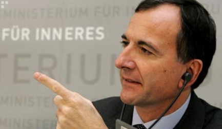 Frattini contro i giochi violenti