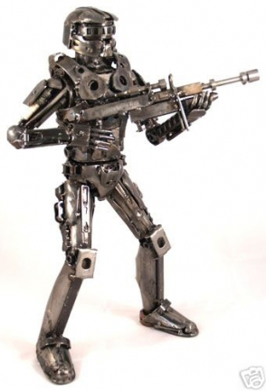 Ti avanzano le parti della moto? Facci un Master Chief