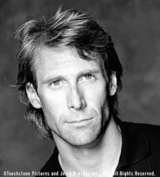 Microsoft controbatte le accuse di Michael Bay