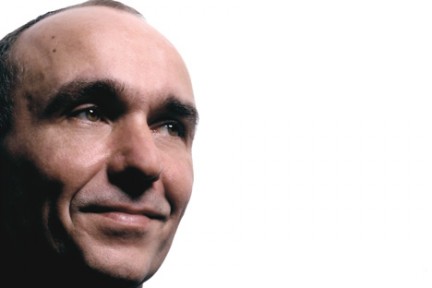 Molyneux coi piedi per terra su Fable 2