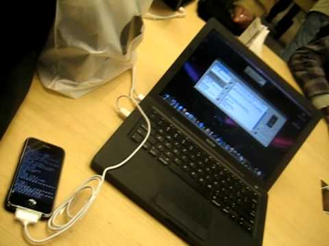 Jailbreak iPhone @ Apple Store 5th Avenue = priceless