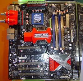 Asus ROG Pinot Noir, scheda video per gamers con raffreddamento a liquido