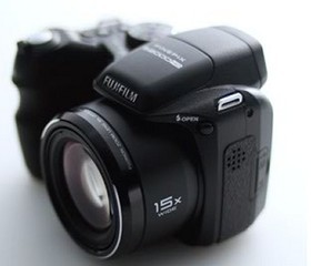 Anteprima della Fujifilm FinePix S200Hd