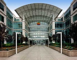 Apple naviga a vele spiegate sul mercato in tempesta...
