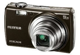 Fujifilm FinePix F200 EXR, compatta dal sensore intelligente