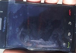 Prime immagini del nuovo BlackBerry Storm 2