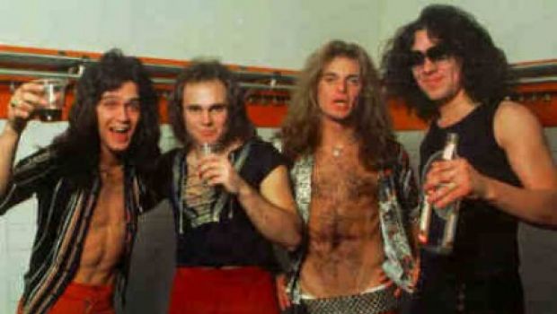 Guitar Hero: Van Halen - Amazon UK e Play.com concordi sulla data d'uscita