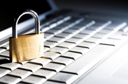 Digital Divide: Italia in ritardo, un italiano su due non utilizza Internet