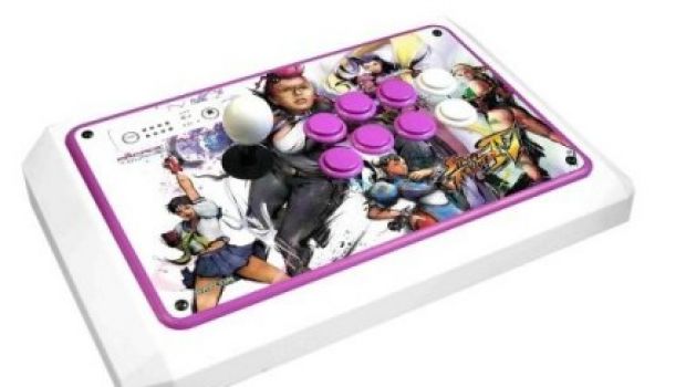 Street Fighter IV: un nuovo arcade stick dedicato alle donne