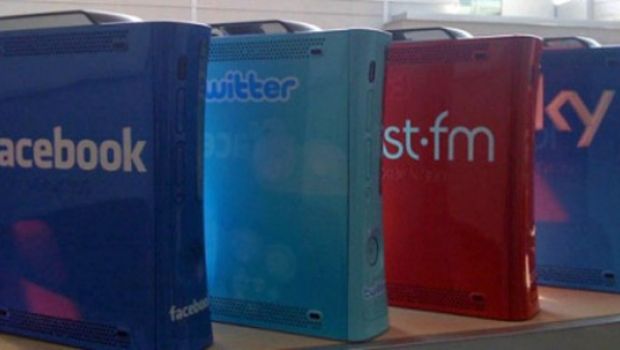 Xbox 360: da oggi Facebook, Twitter e Zune Video