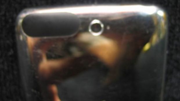 iPod touch: Due prototipi con fotocamera in vendita su eBay