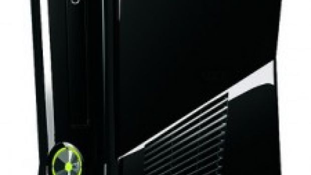Xbox 360 Slim: Microsoft conferma la versione Arcade