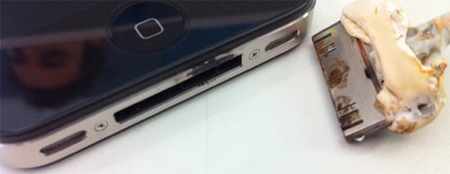 iPhone 4: fiamme dallo slot USB