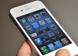 L'iPhone 4 sbarca in Italia, ripeterà il successo americano?