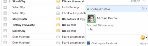 Hotmail aggiunge la chat di Facebook