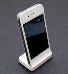 Niente iPhone 4 bianco fino alla primavera