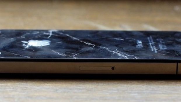 iPhone 4: Apple al lavoro per evitare un glassgate