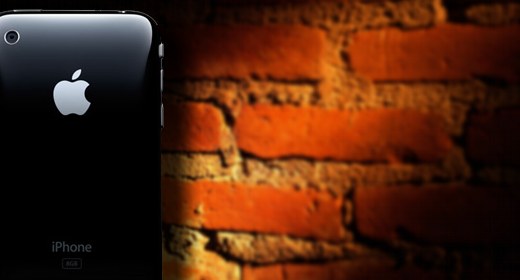 iOS 4 trasforma l'iPhone 3G in un mattone