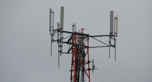 Un codice trasforma gli smartphone in cimici