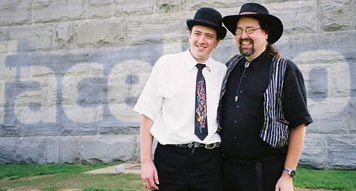 Facebook apre alle coppie di fatto. Non in Italia