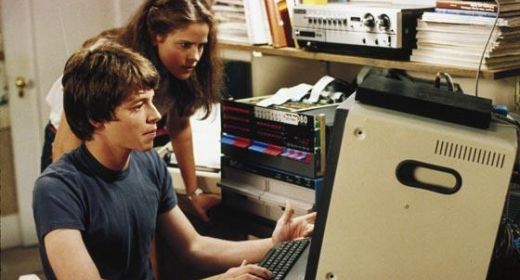 Studente modifica voti a pagamento: arrestato