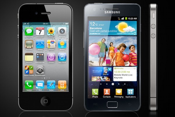 Samsung Galaxy S II e Apple iPhone 4 a confronto Samsung Galaxy S II e Apple iPhone 4 a confronto