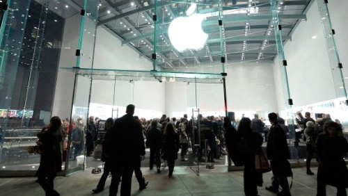 Accuse di razzismo per un impiegato Apple Store