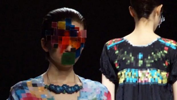 La moda pixellosa sfila in passerella - galleria immagini