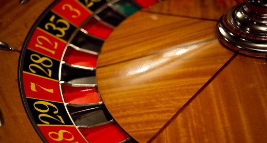 L'Italia apre al poker e ai giochi online