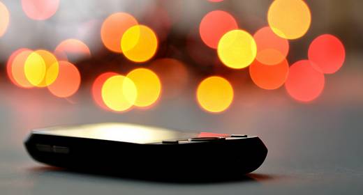 L'UE vuole tagliare i costi del roaming