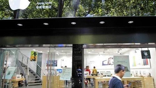 Cina: le autorità chiudono due finti Apple Store