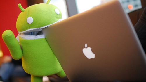 Smartphone, Android domina ancora negli USA