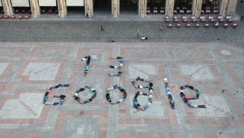 Doodle e planking a Bologna, per i 13 anni di Google