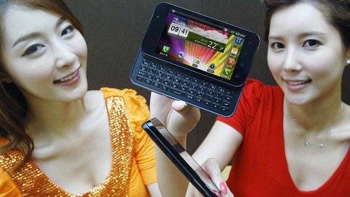 LG Optimus Q2 con tastiera QWERTY e Android 2.3