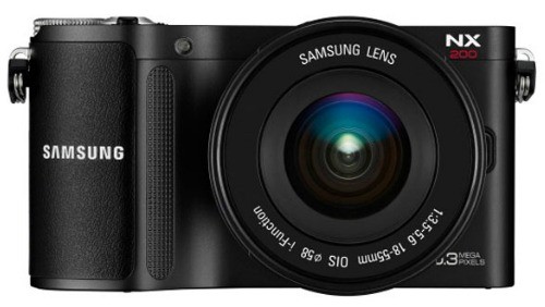 Samsung NX200: fotocamera compatta con sensore APS-C da 20 megapixel