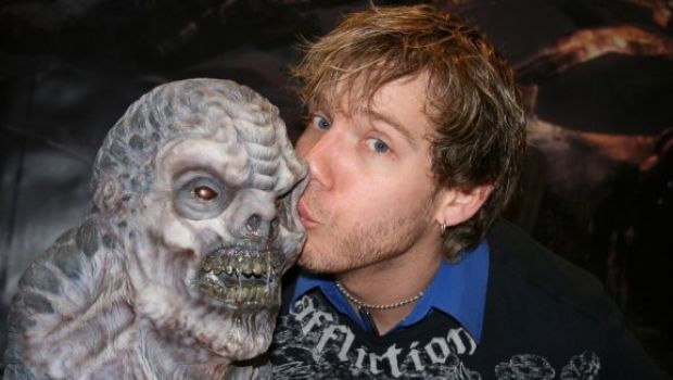 Gears of War 3: CliffyB promette DLC corposi