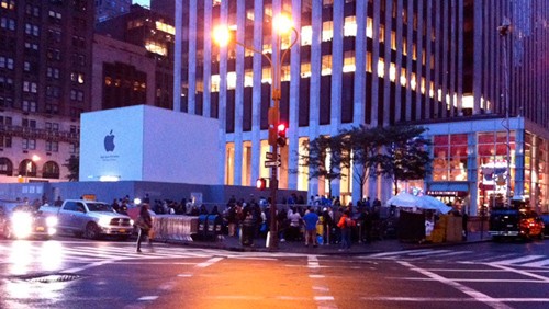 iPhone 4S: filmato il lancio a New York e Sydney