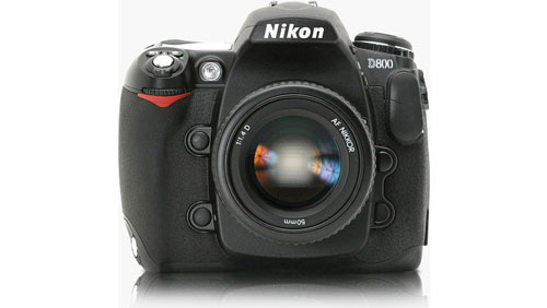Nikon D800: ecco la scheda tecnica, forse problemi di produzione