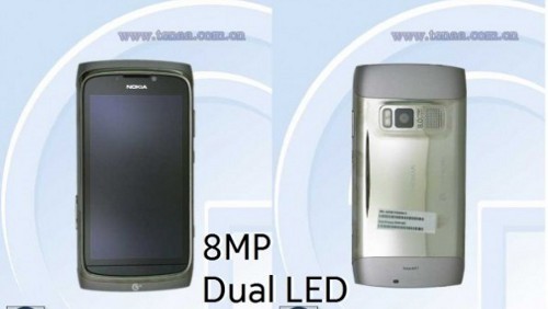 Nokia 801 in foto: è un Symbian o MeeGo?