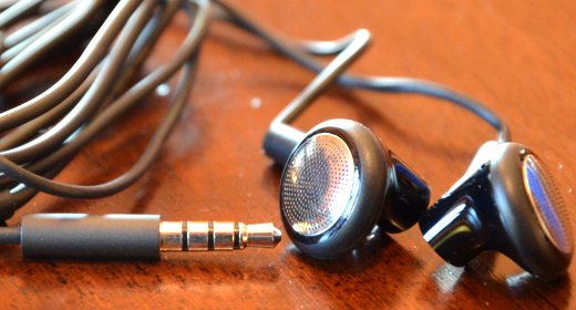 Nokia Lumia 800: arriva la radio fai-da-te