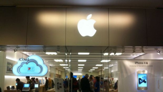 I commessi degli Apple Store usano un'app per individuare i clienti bisognosi di aiuto