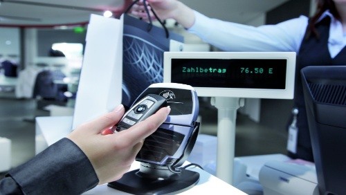 Visa certifica nuovi smartphone quali dispositivi Visa di pagamento in mobilità