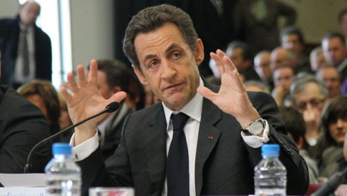Gaffe di Sarkozy: download pirata nella sua residenza