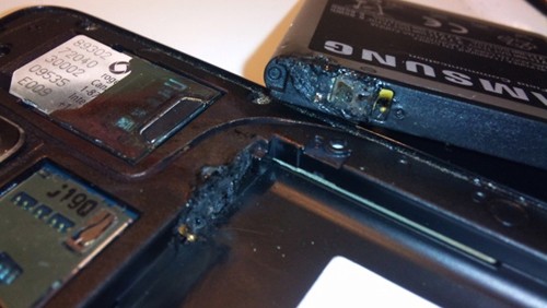 Samsung Galaxy S II a fuoco, proprio come l'iPhone 4